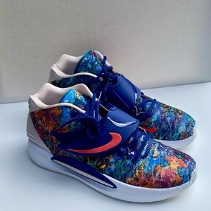 Men's  Kyrie Psychedelic Basketball Shoes Like New